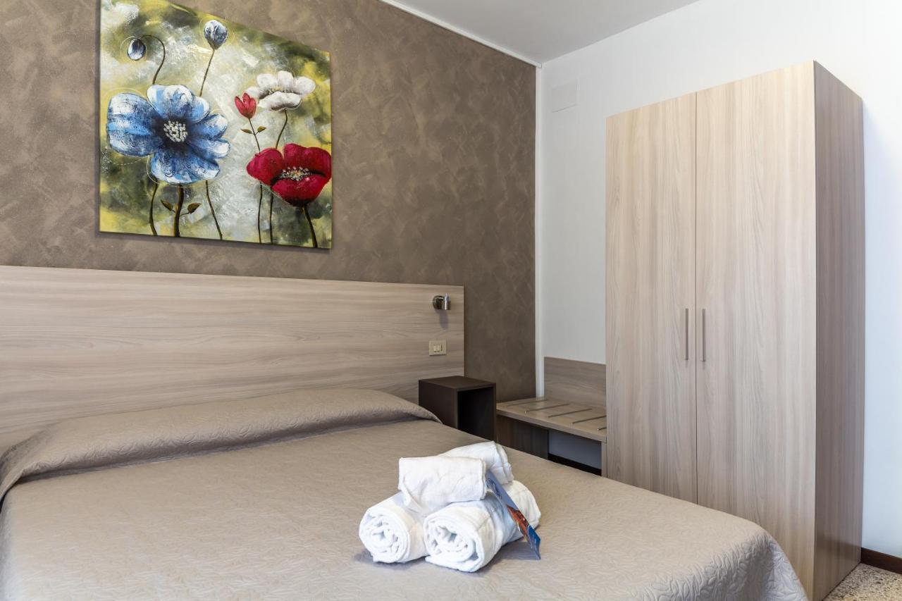 Hotel Laura *